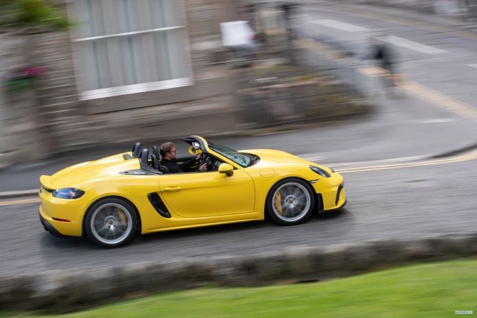 2020 Porsche 718 Spyder - фотография 14 из 40