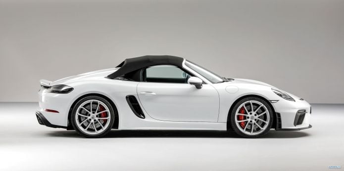 2020 Porsche 718 Spyder - фотография 17 из 40