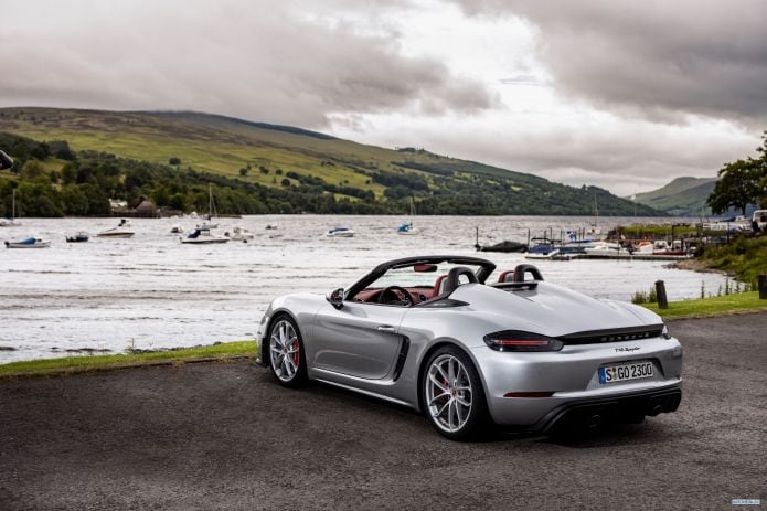 2020 Porsche 718 Spyder - фотография 20 из 40
