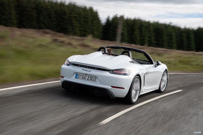 2020 Porsche 718 Spyder - фотография 26 из 40