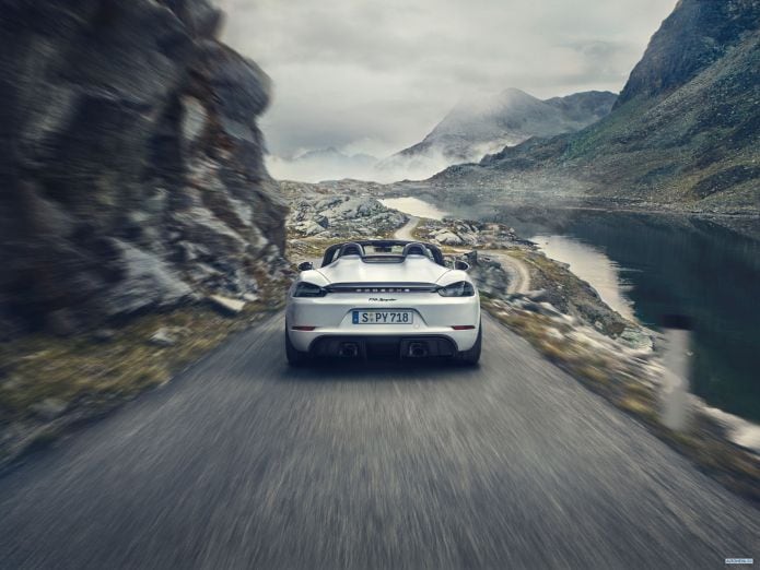 2020 Porsche 718 Spyder - фотография 30 из 40