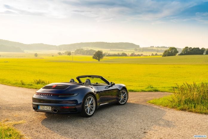 2020 Porsche 911 Carrera Cabriolet - фотография 20 из 34