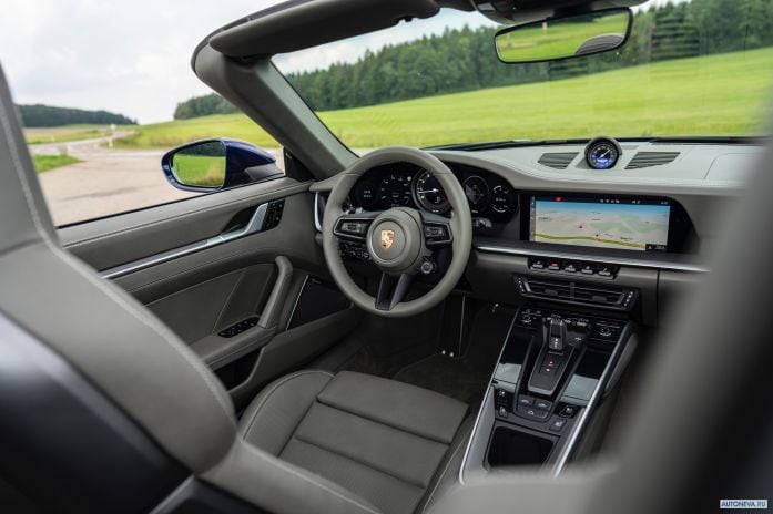 2020 Porsche 911 Carrera Cabriolet - фотография 24 из 34