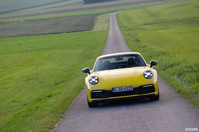 2020 Porsche 911 Carrera Coupe - фотография 2 из 40