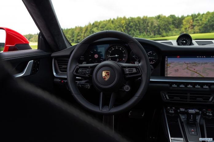 2020 Porsche 911 Carrera Coupe - фотография 30 из 40