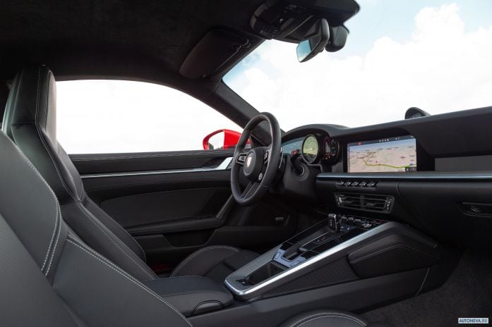 2020 Porsche 911 Carrera Coupe - фотография 32 из 40