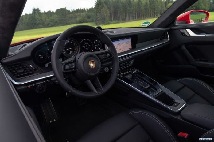 2020 Porsche 911 Carrera Coupe - фотография 33 из 40