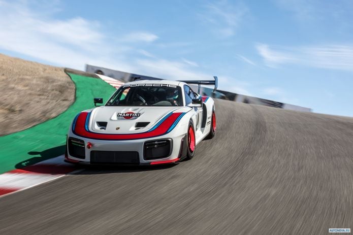 2019 Porsche 935 - фотография 2 из 40