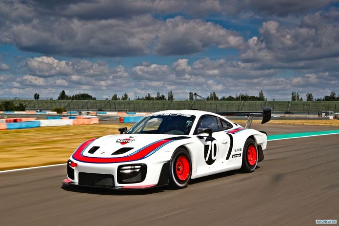 2019 Porsche 935 - фотография 9 из 40