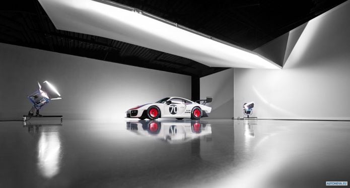 2019 Porsche 935 - фотография 15 из 40
