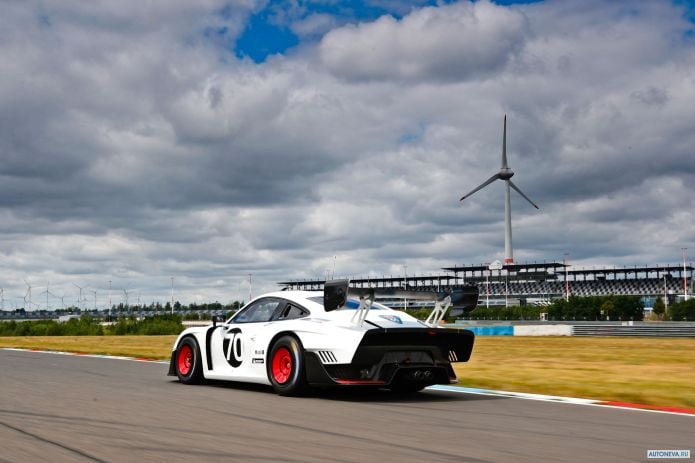 2019 Porsche 935 - фотография 21 из 40