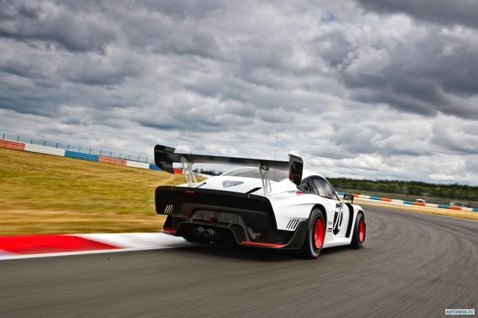2019 Porsche 935 - фотография 22 из 40
