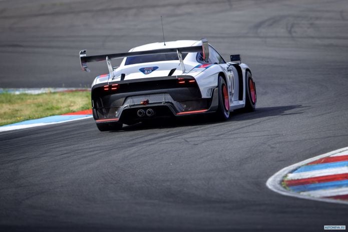 2019 Porsche 935 - фотография 24 из 40