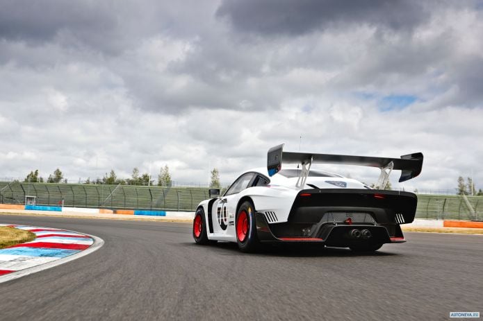 2019 Porsche 935 - фотография 25 из 40