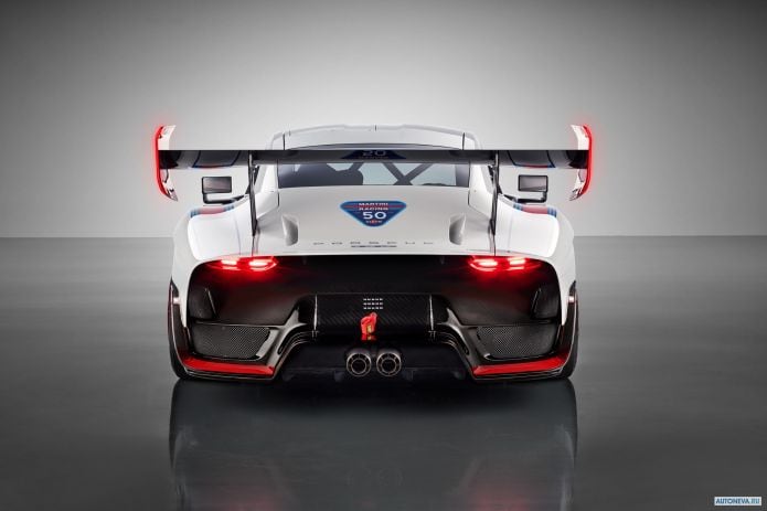 2019 Porsche 935 - фотография 26 из 40