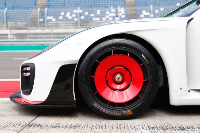 2019 Porsche 935 - фотография 34 из 40