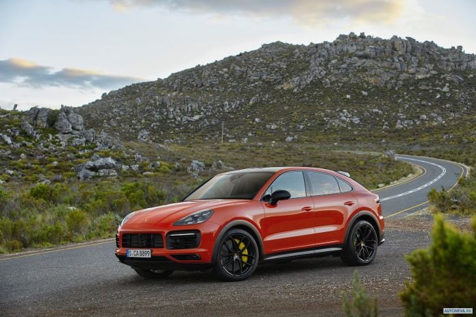 2020 Porsche Cayenne Coupe Sport Design Package - фотография 3 из 29