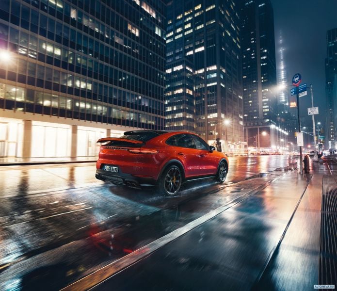 2020 Porsche Cayenne Coupe Sport Design Package - фотография 13 из 29