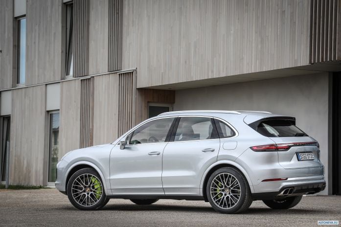 2020 Porsche Cayenne Turbo S e-Hybrid - фотография 11 из 25