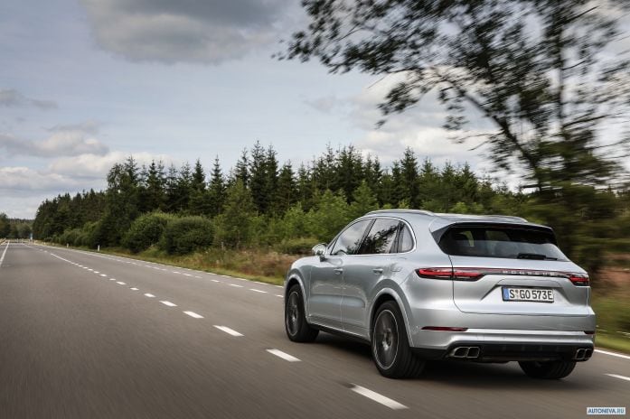 2020 Porsche Cayenne Turbo S e-Hybrid - фотография 18 из 25