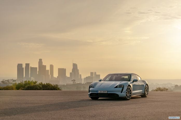2020 Porsche Taycan 4S - фотография 8 из 40