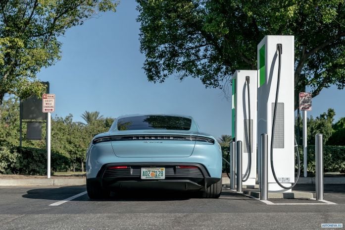 2020 Porsche Taycan 4S - фотография 24 из 40 2020 Porsche Taycan 4S - фотография 24 из 40