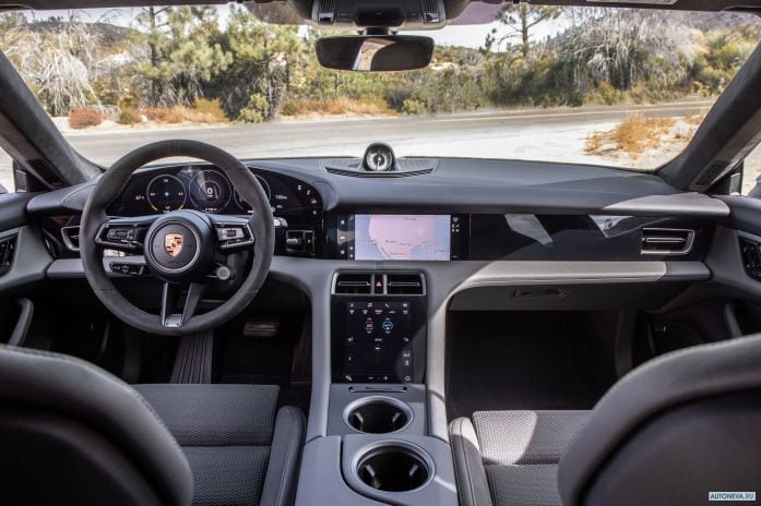 2020 Porsche Taycan 4S - фотография 25 из 40 2020 Porsche Taycan 4S - фотография 25 из 40