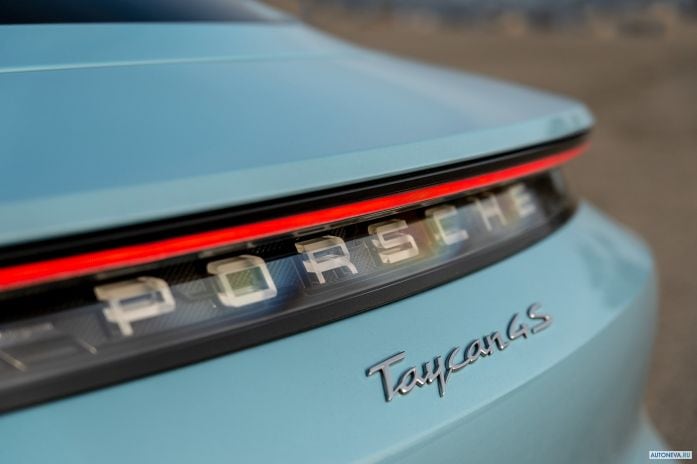 2020 Porsche Taycan 4S - фотография 35 из 40
