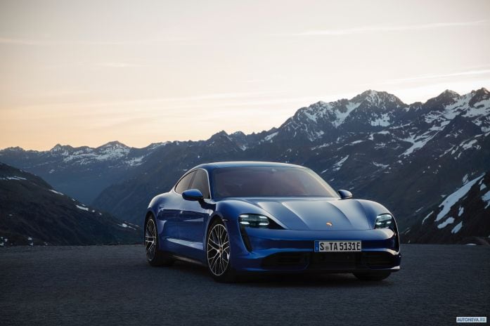 2020 Porsche Taycan Turbo - фотография 1 из 40