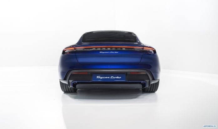 2020 Porsche Taycan Turbo - фотография 20 из 40