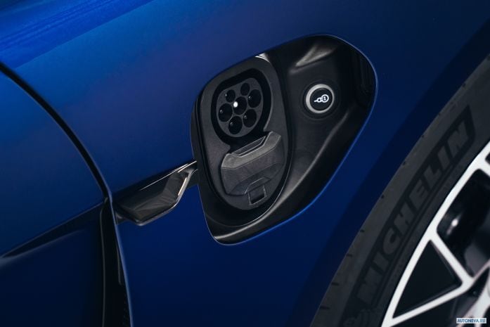 2020 Porsche Taycan Turbo - фотография 39 из 40 2020 Porsche Taycan Turbo - фотография 39 из 40