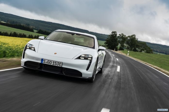 2020 Porsche Taycan Turbo S - фотография 1 из 40