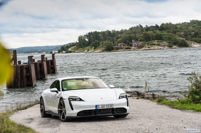 2020 Porsche Taycan Turbo S - фотография 2 из 40
