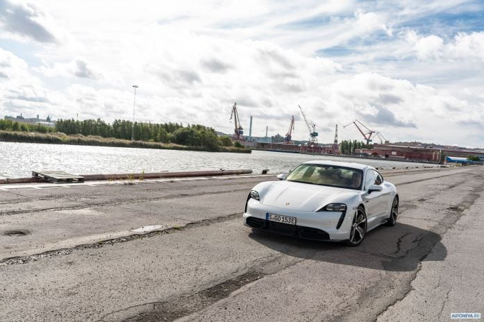 2020 Porsche Taycan Turbo S - фотография 3 из 40