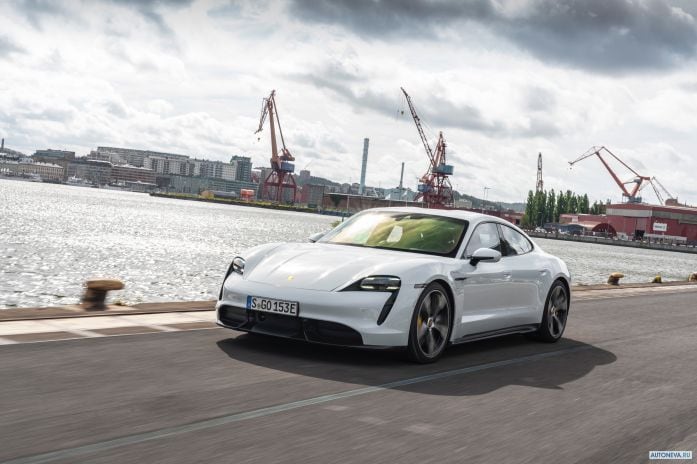 2020 Porsche Taycan Turbo S - фотография 12 из 40