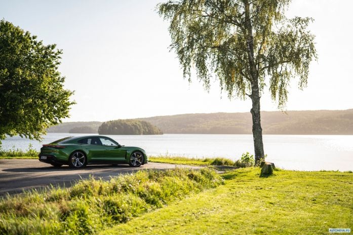 2020 Porsche Taycan Turbo S - фотография 21 из 40
