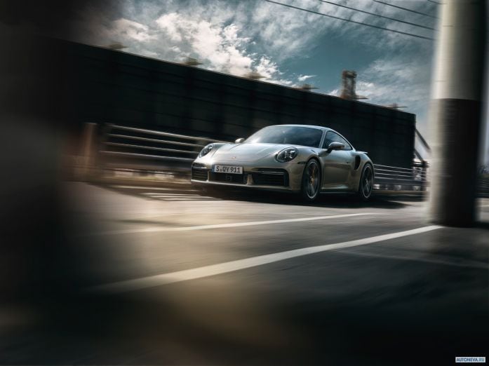 2021 Porsche 911 Turbo S - фотография 3 из 37