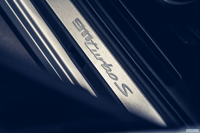 2021 Porsche 911 Turbo S - фотография 17 из 37 2021 Porsche 911 Turbo S - фотография 17 из 37