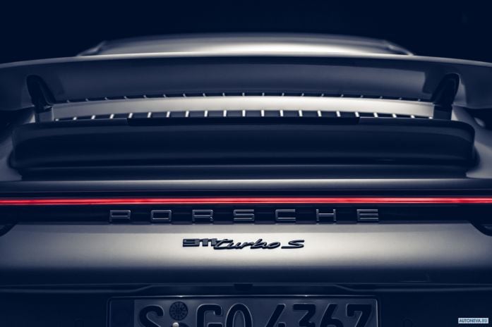 2021 Porsche 911 Turbo S - фотография 28 из 37
