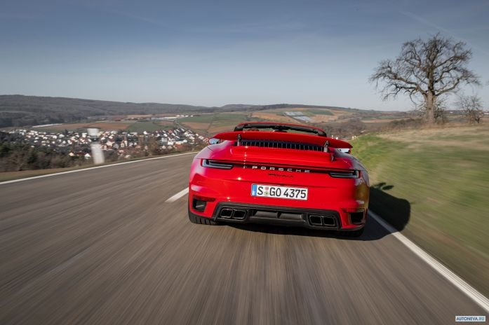 2021 Porsche 911 Turbo S Cabriolet - фотография 10 из 40