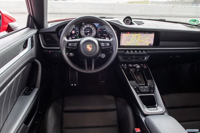 2021 Porsche 911 Turbo S Cabriolet - фотография 32 из 40 2021 Porsche 911 Turbo S Cabriolet - фотография 32 из 40