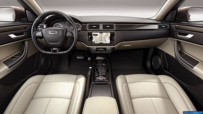 2013 Qoros 3 Sedan - фотография 17 из 24 2013 Qoros 3 Sedan - фотография 17 из 24
