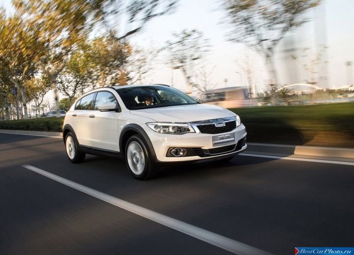 2015 Qoros 3 City SUV 1.6t - фотография 3 из 26