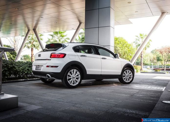 2015 Qoros 3 City SUV 1.6t - фотография 5 из 26