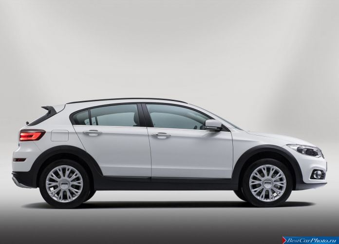 2015 Qoros 3 City SUV 1.6t - фотография 8 из 26