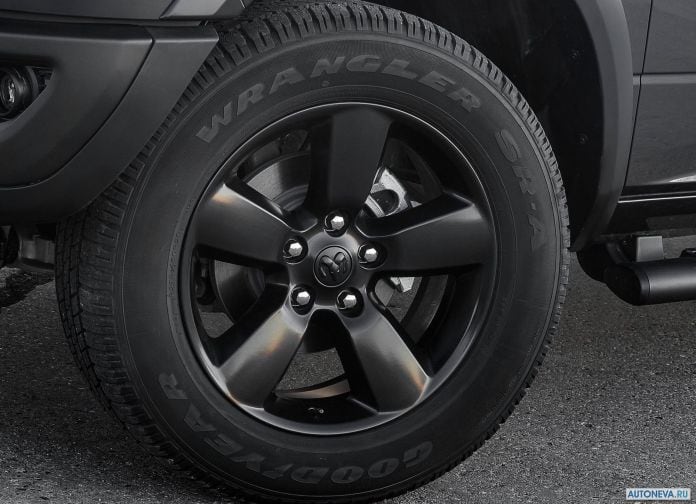 2019 Ram 1500 Classic Warlock - фотография 10 из 12