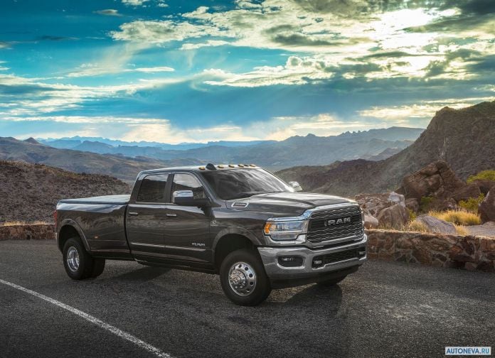 2019 Ram Heavy Duty - фотография 1 из 211