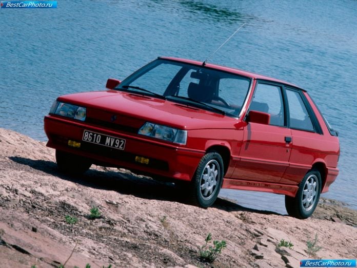1986 Renault 11 Turbo - фотография 1 из 1