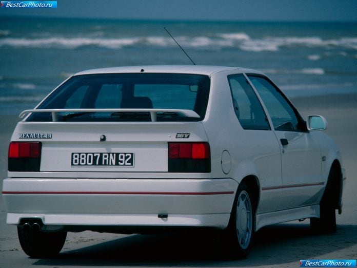 1988 Renault 19 16s 3-door - фотография 2 из 2