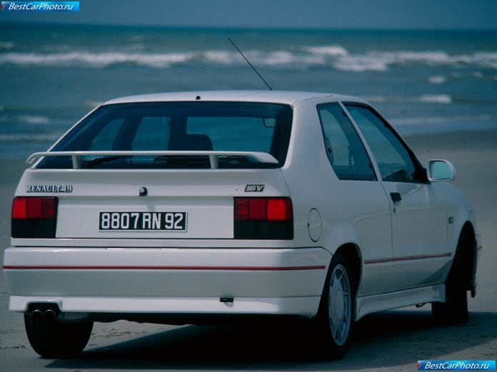 1988 Renault 19 16s 3-door - фотография 2 из 2 1988 Renault 19 16s 3-door - фотография 2 из 2